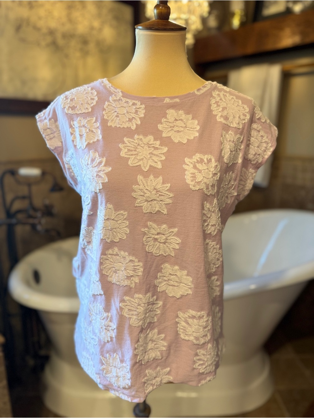LOFT Light Purple Floral Appliqué Cap-Sleeve Top Ruffle back size small